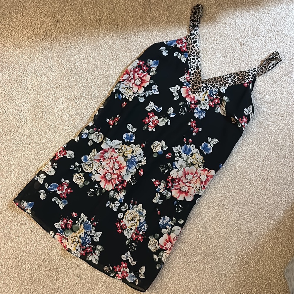 Flowy chiffon-like dress